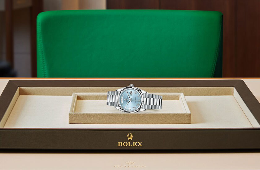  Rolex Day-Date 36 de platino y esfera azul glaciar watchdesk en Joyería Grau